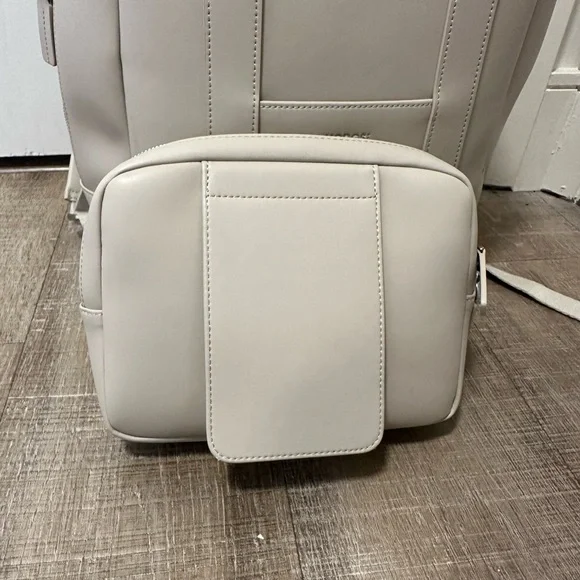 Monos Metro Backpack - Picture 7 of 8